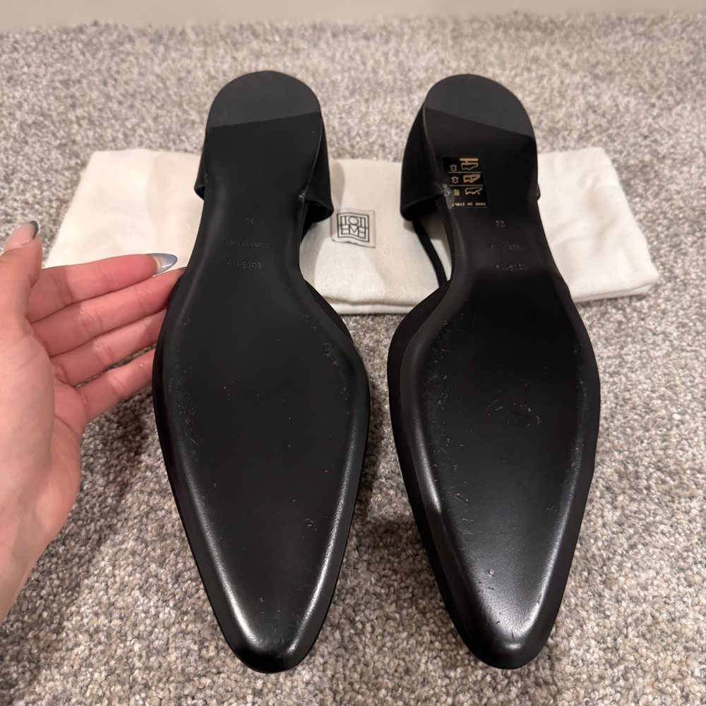Toteme T-strap Flats Black Pointed Toe Minimalist Size 38 NWOT - Picture 4 of 6